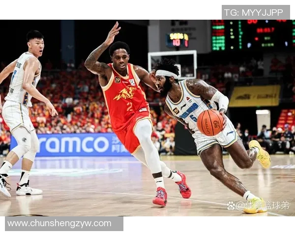 北京篮球队比赛经验引发热议球迷对战术选择和球员表现展开激烈讨论